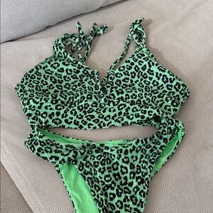 Buffbunny Neon Lepard bikini